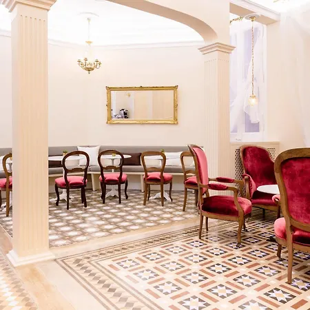 Frühstückspension Anakena House 3*